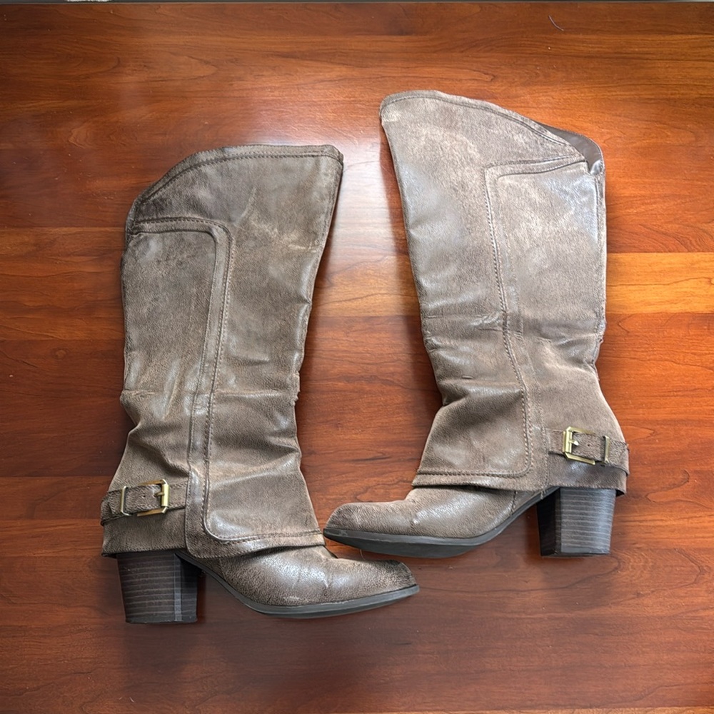 Boots 9.5